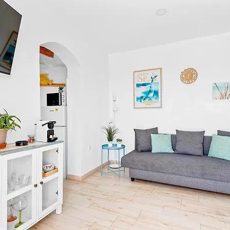 Studio Next To The Ocean Holiday home *